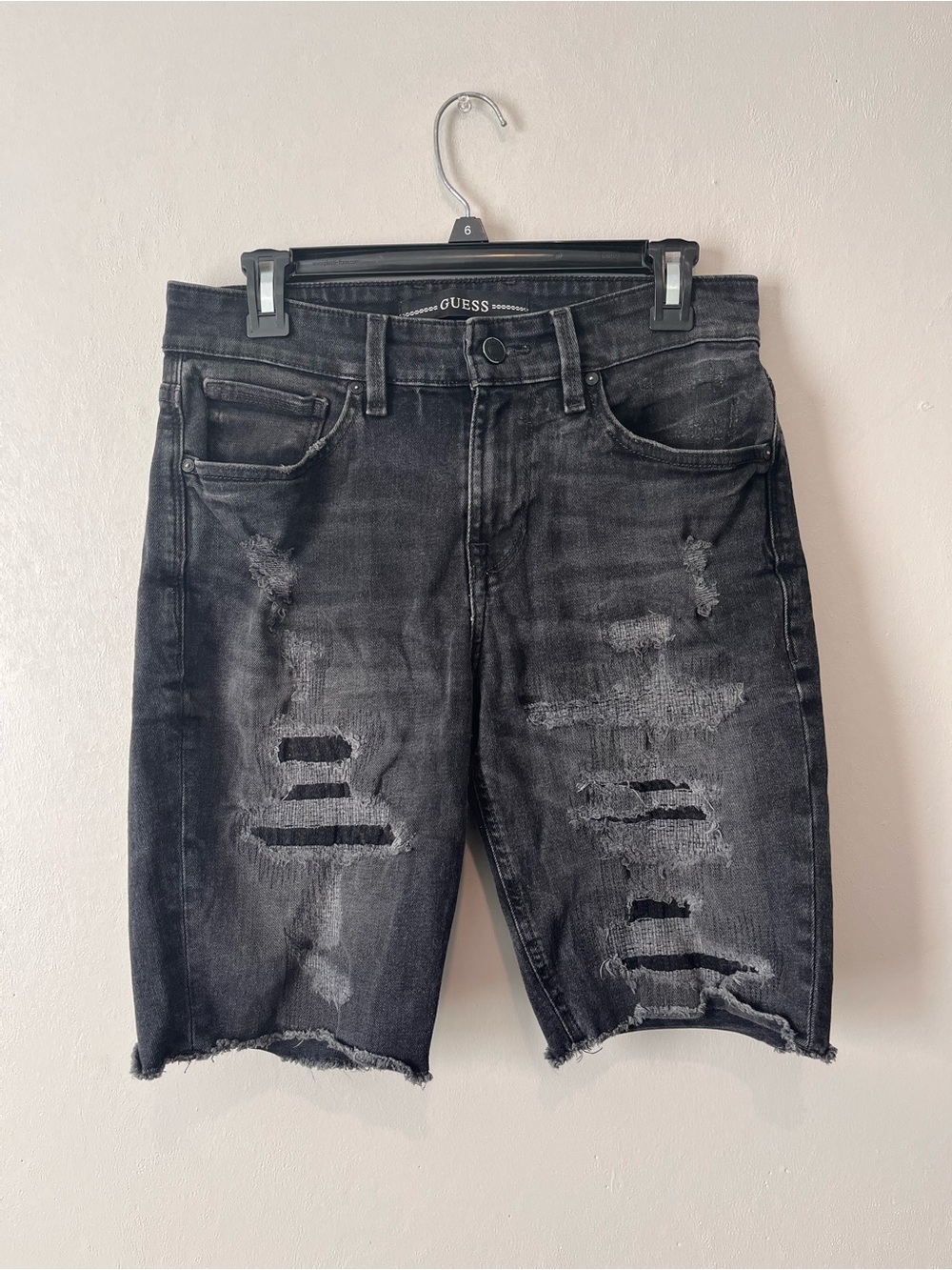 Guess Slim Distressed Black Denim Shorts Men’s 30 Raw Hem Y2K Streetwear